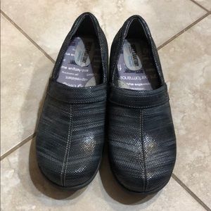 Nursing shoes